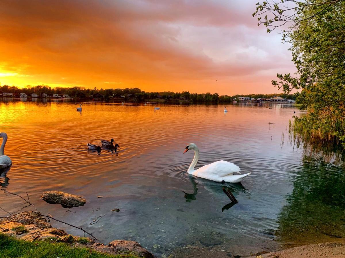 Relaxing Holiday Home With Hot Tub At Tattershall Lakes Екстер'єр фото